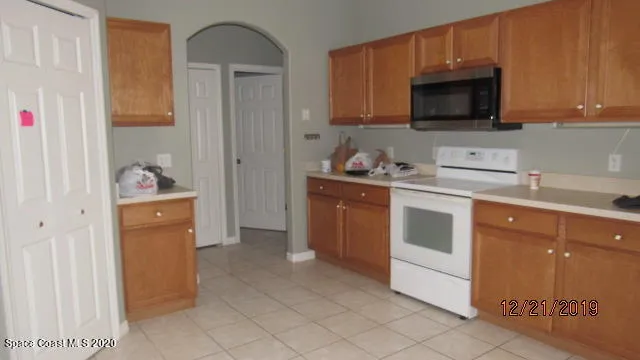 $2,600 | 4281 Caparosa Circle, Melbourne, FL 32940