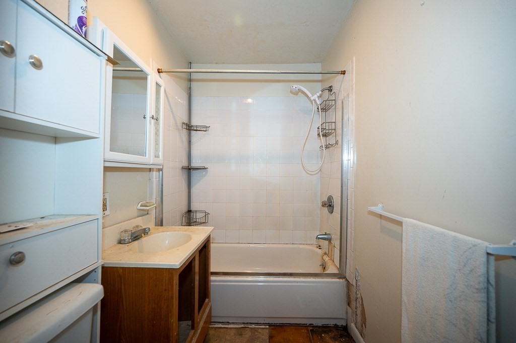 22 Comins Road Oxford, MA 01537 - Photo 19 of 42