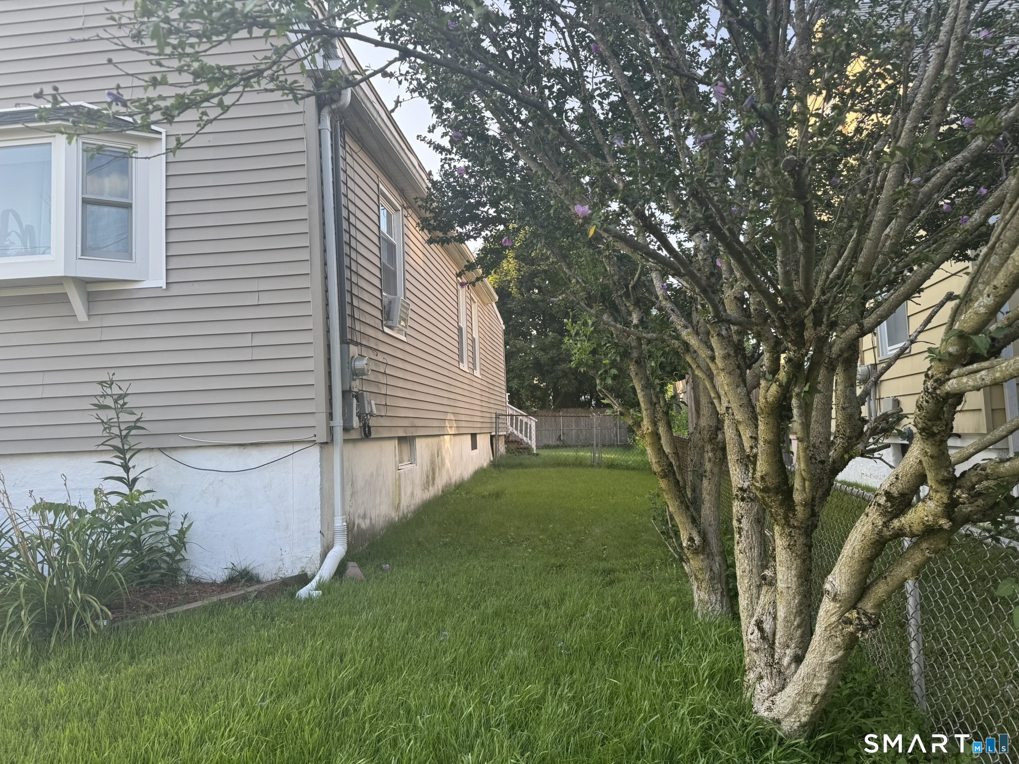84 Anderson Avenue Waterbury, CT 06708 - Photo 4 of 40
