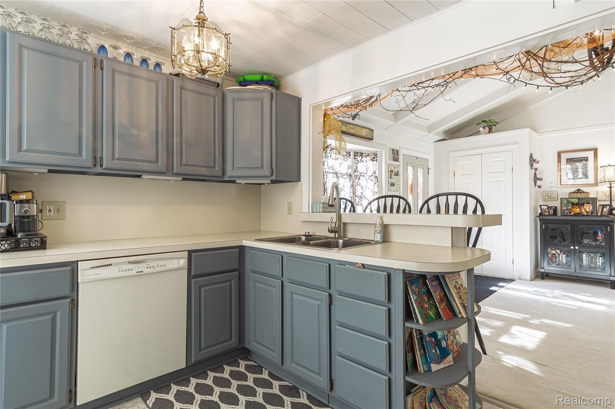4308 Highland Road Highland, MI 48357 - Photo 22 of 60 Interiors (14 of 33).jpg