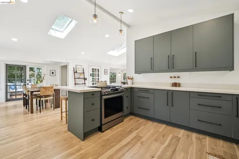$899,000 | 6400 Pinehaven Road, Oakland, CA 94611