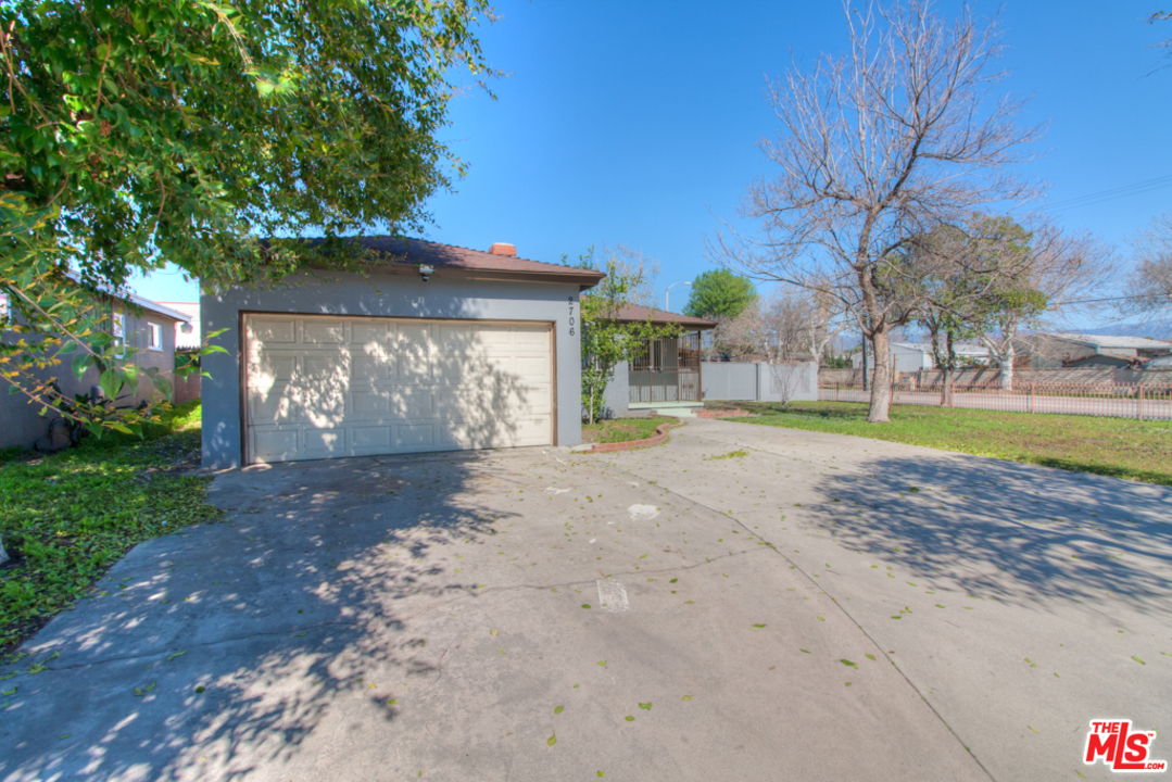 2706 Court Street Rialto, CA 92376 - Photo 2 of 19 Gallery Image 2