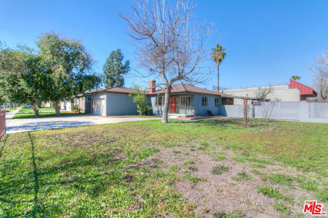 2706 Court Street Rialto, CA 92376 - Photo 4 of 19 Gallery Image 4