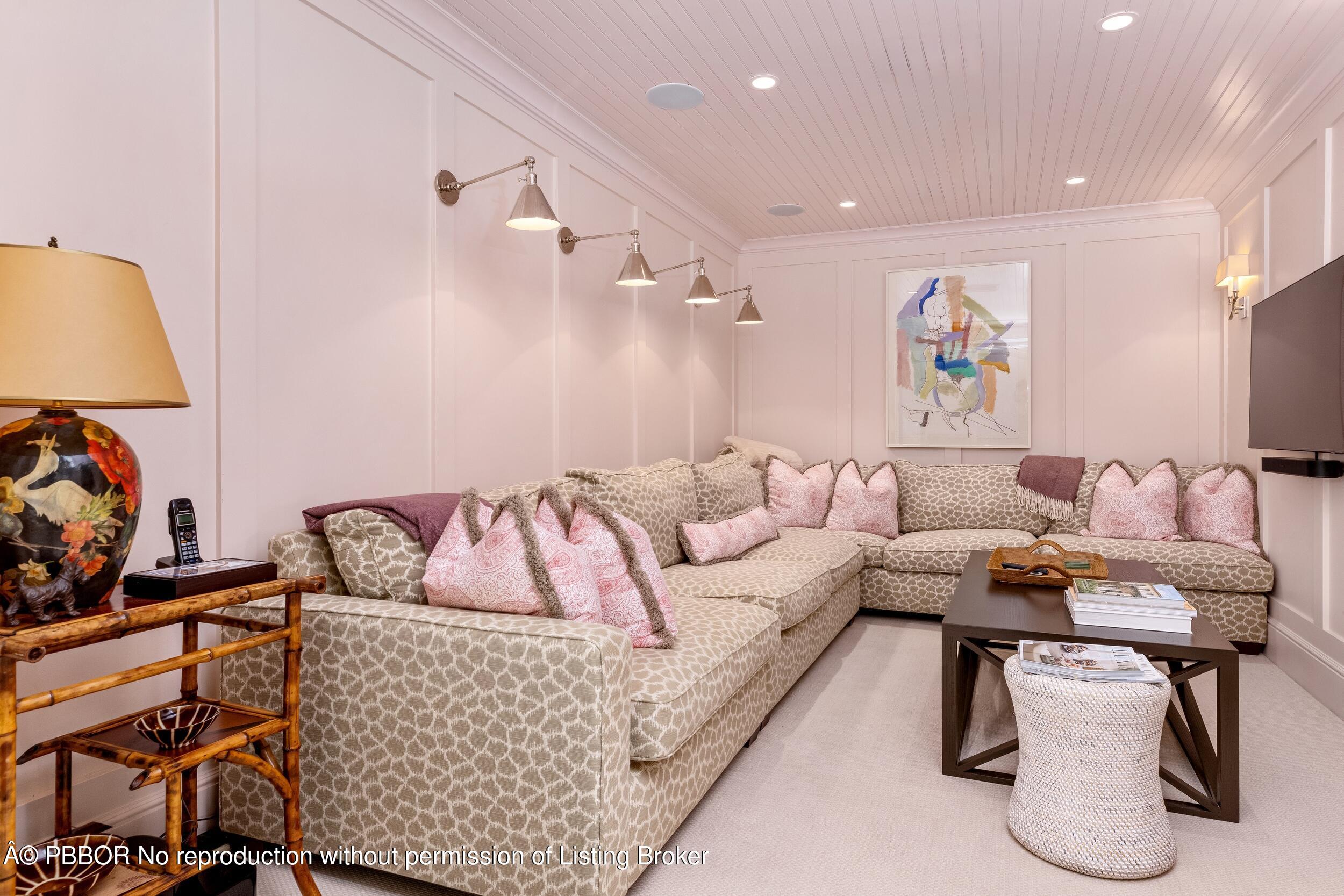258 List Road Palm Beach, FL 33480 - Photo 19 of 45 Family Room