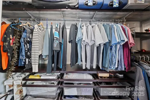 $525,000 | 1073 Park W Drive, Charlotte, NC 28209