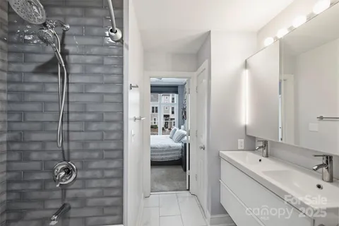 $525,000 | 1073 Park W Drive, Charlotte, NC 28209