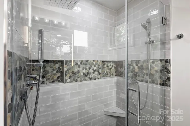 $525,000 | 1073 Park W Drive, Charlotte, NC 28209