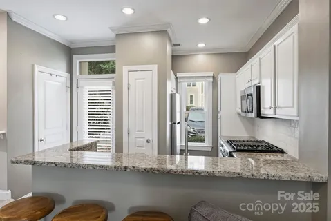 $525,000 | 1073 Park W Drive, Charlotte, NC 28209