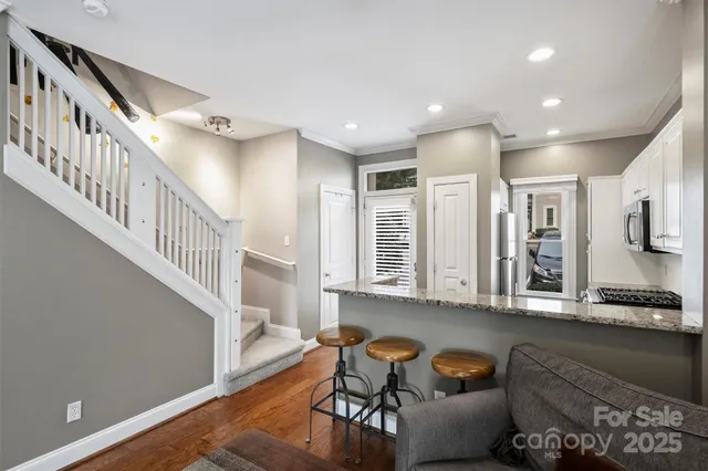 $525,000 | 1073 Park W Drive, Charlotte, NC 28209