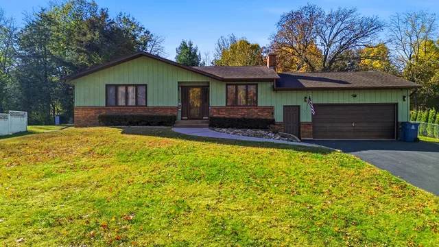 $349,900 | 2235 Center Lane, Dixon, IL 61021