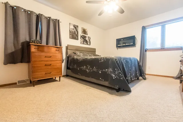 $349,900 | 2235 Center Lane, Dixon, IL 61021