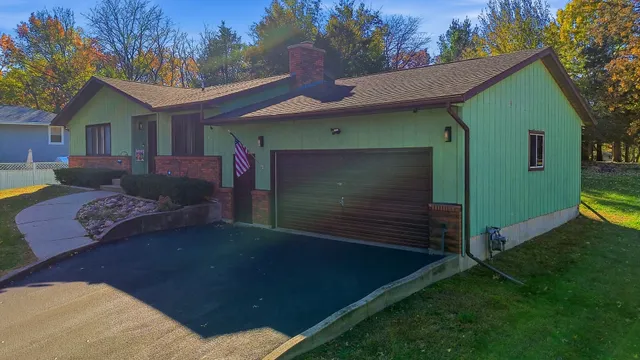 $349,900 | 2235 Center Lane, Dixon, IL 61021