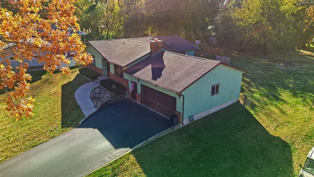 $349,900 | 2235 Center Lane, Dixon, IL 61021