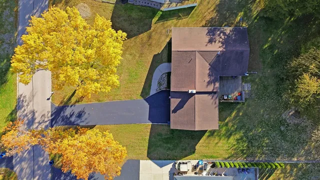 $349,900 | 2235 Center Lane, Dixon, IL 61021