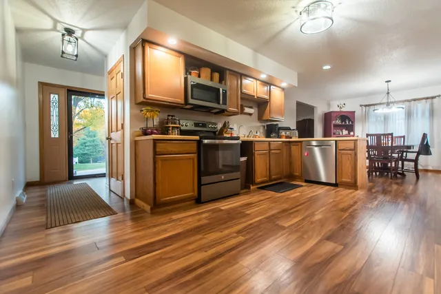 $349,900 | 2235 Center Lane, Dixon, IL 61021