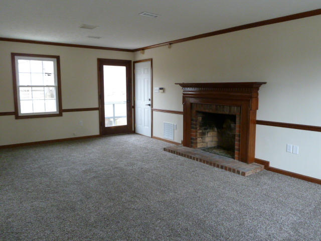 7829 Keswick Road Powell, TN 37849 - Photo 14 of 30 Family Rm P1140358