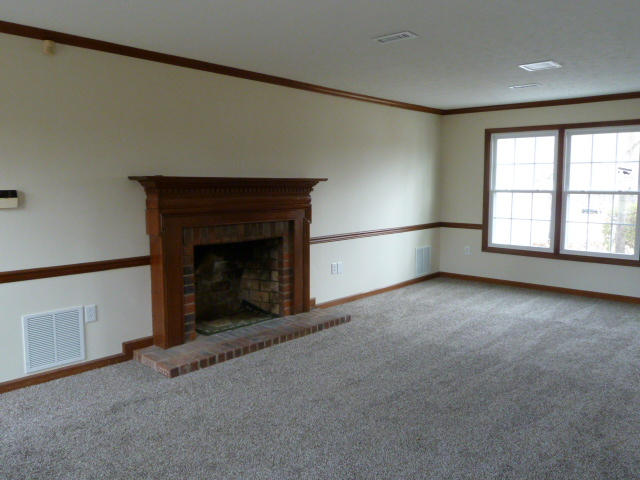 7829 Keswick Road Powell, TN 37849 - Photo 16 of 30 Family Rm P1140360