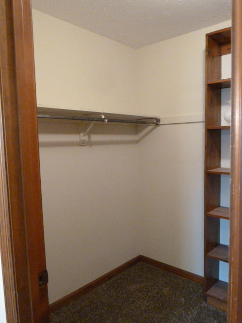 7829 Keswick Road Powell, TN 37849 - Photo 25 of 30 Walk-in Closet P1140374