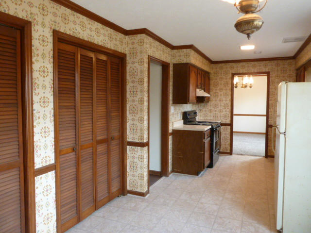 7829 Keswick Road Powell, TN 37849 - Photo 8 of 30 Kitchen P1140349