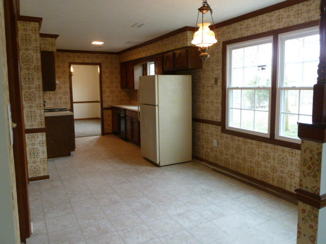 7829 Keswick Road Powell, TN 37849 - Photo 9 of 30 Kitchen eat-in P1140350