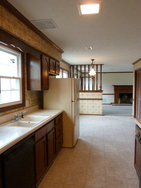 7829 Keswick Road Powell, TN 37849 - Photo 10 of 30 Kitchen P1140352