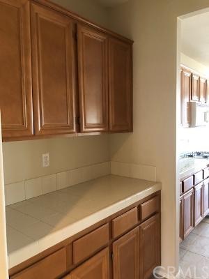 24853 Springbrook Way Menifee, CA 92584 - Photo 6 of 8 Butlers pantry