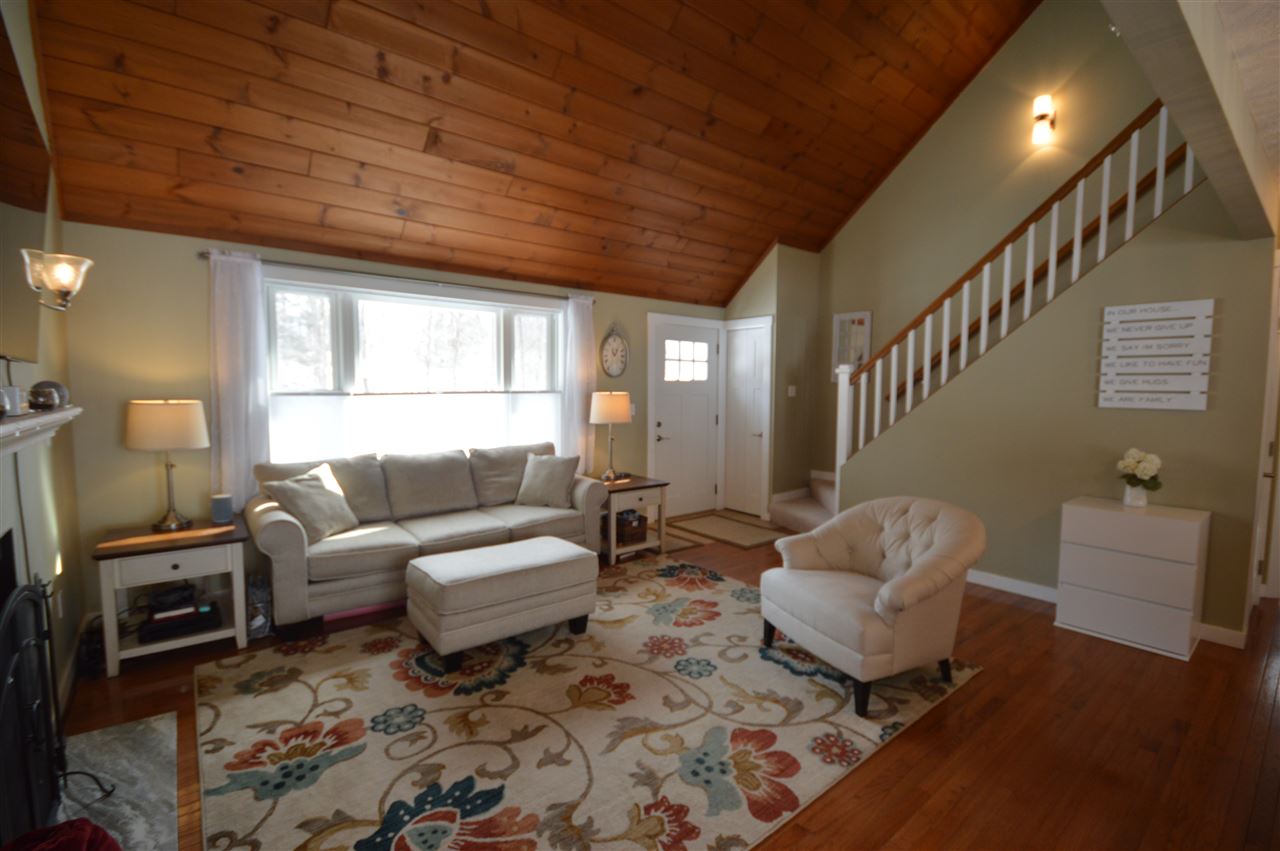 3660 South Maple Valley Road Suttons Bay, MI 49682 - Photo 9 of 33 1884457-8.JPG