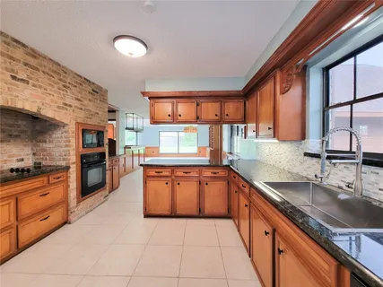 $485,000 | 3 Thunderbird Circle, Baytown, TX 77521
