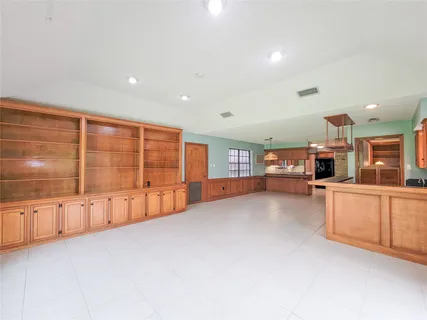 $485,000 | 3 Thunderbird Circle, Baytown, TX 77521