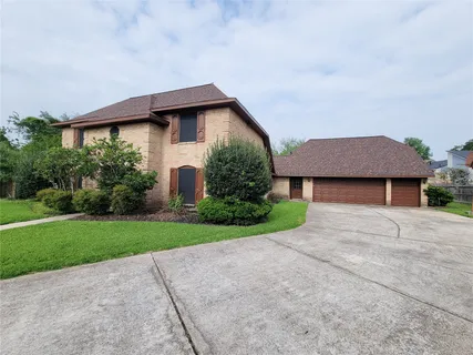 $485,000 | 3 Thunderbird Circle, Baytown, TX 77521