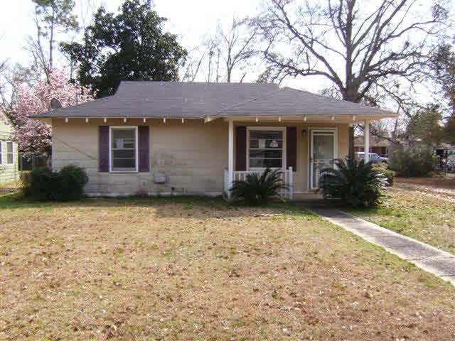 608 East Orange Avenue Foley, AL 36535 - Photo 1 of 1