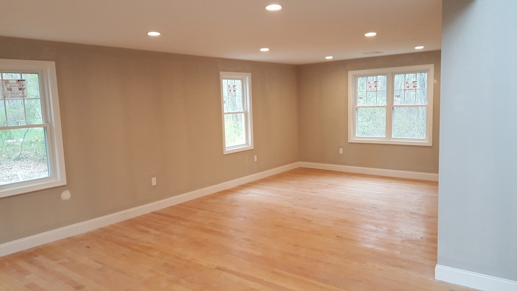 321 Balcom Street Mansfield, MA 02048 - Photo 7 of 22 Gallery Image 7