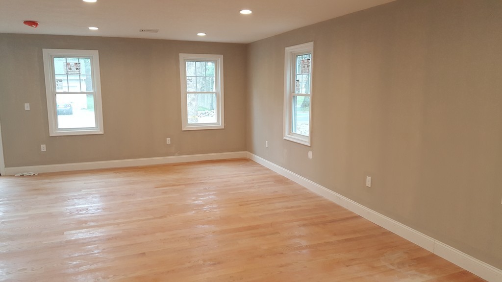 321 Balcom Street Mansfield, MA 02048 - Photo 8 of 22 Gallery Image 8