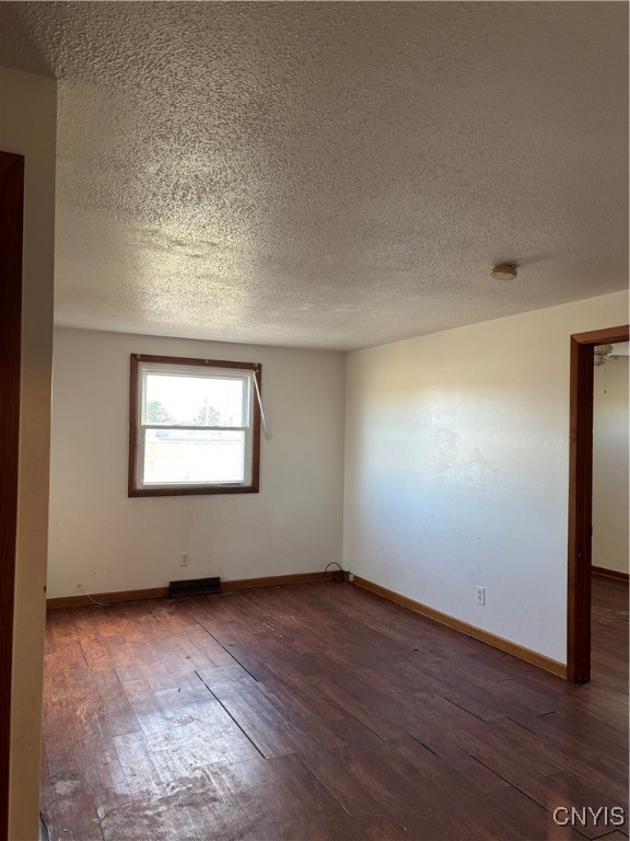 723 Orwood Place Syracuse, NY 13208 - Photo 12 of 16