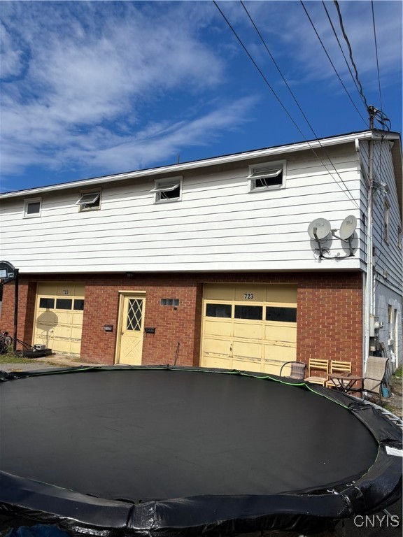 723 Orwood Place Syracuse, NY 13208 - Photo 3 of 16