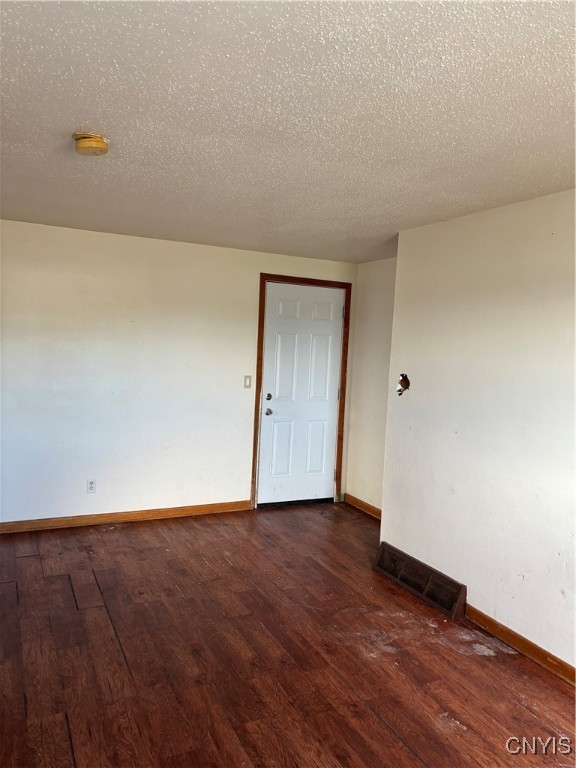 723 Orwood Place Syracuse, NY 13208 - Photo 9 of 16