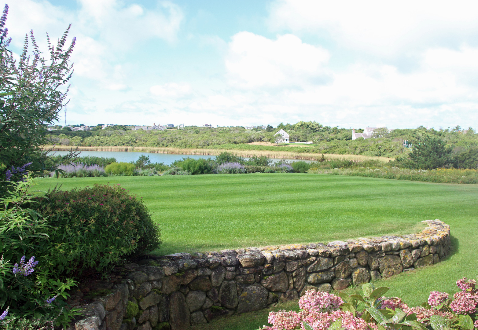 21 Washing Pond Road Nantucket, MA 02554 - Photo 9 of 37 Gallery Image 9