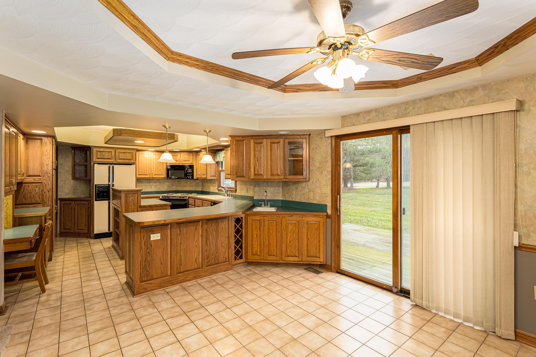 8091 Dustin Road Galena, OH 43021 - Photo 8 of 72 8091 Dustin Road, Galena, OH 43021_075