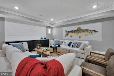 a view of entryway and workspace