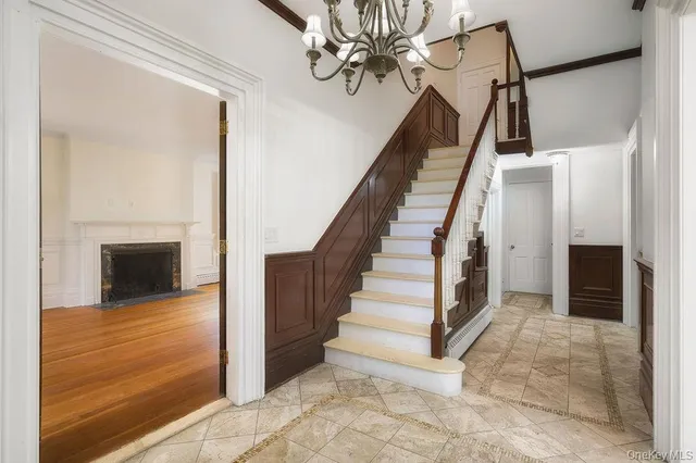 a view of entryway and hall