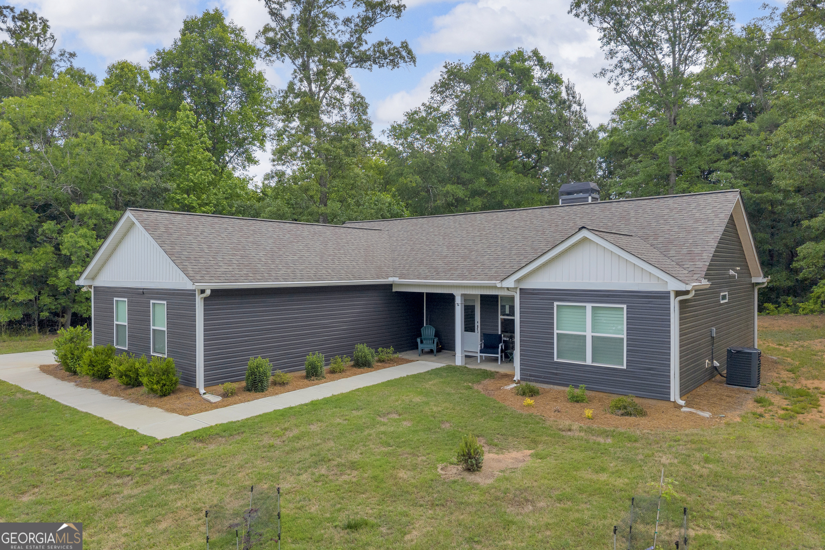 227 Topher Street Hartwell, GA 30643 - Photo 3 of 36