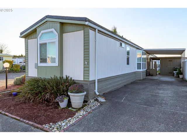 a house view with a outdoor space
