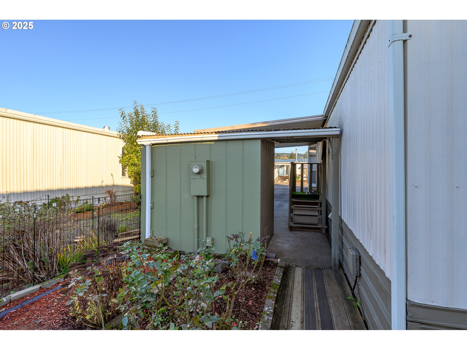 2902 East 2nd Street, Unit 108 Newberg, OR 97132 - Photo 28 of 38 a view of outdoor space