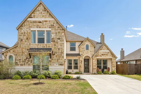 $568,000 | 213 Lakewood Lane, Ponder, TX 76259