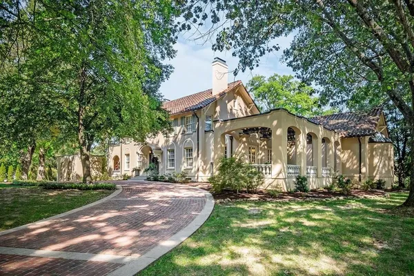 $2,650,000 | 335 North Dixie Avenue, Cookeville, TN 38501