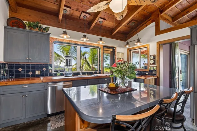 $2,000,000 | 87-287 Kaohe Road, Captain Cook, HI 96704