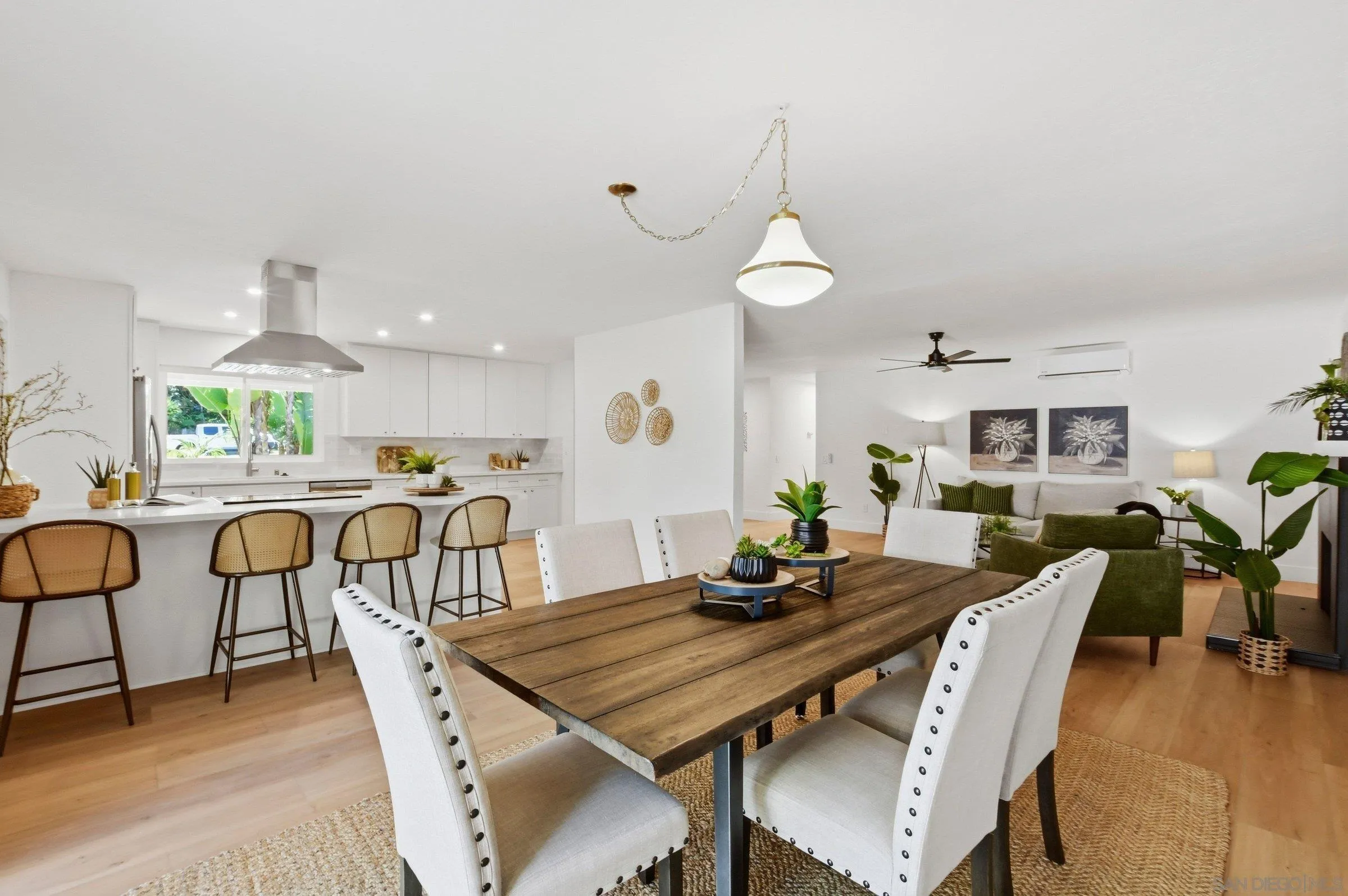 646 Barsby Street Vista, CA 92084 - Photo 20 of 48 a view of a dining room with furniture