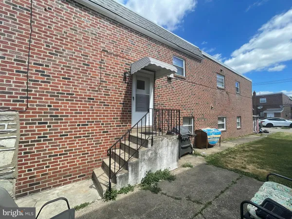 $1,850 | 2331 Hoffnagle Street, Philadelphia, PA 19152