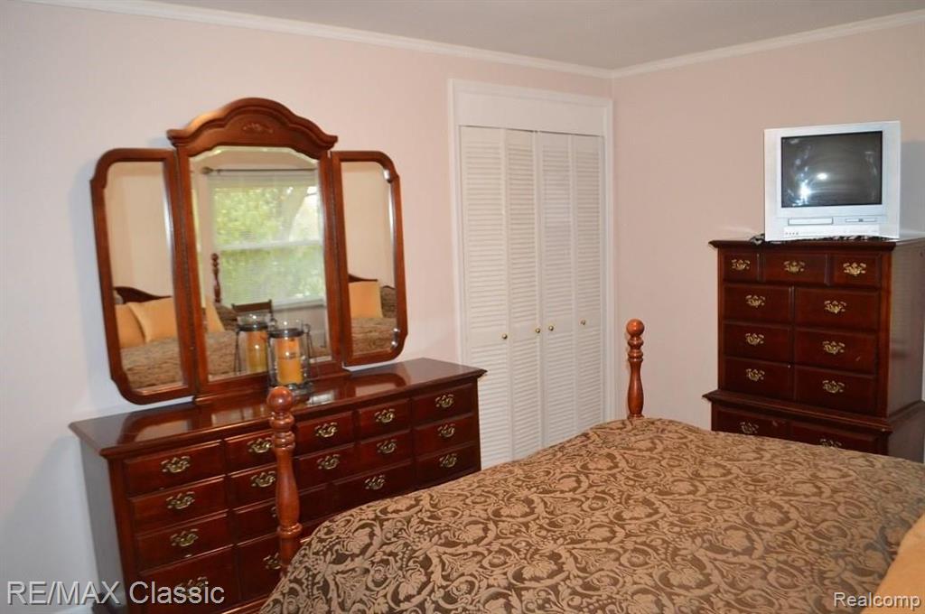 24720 Farmington Road Farmington Hills, MI 48336 - Photo 11 of 30