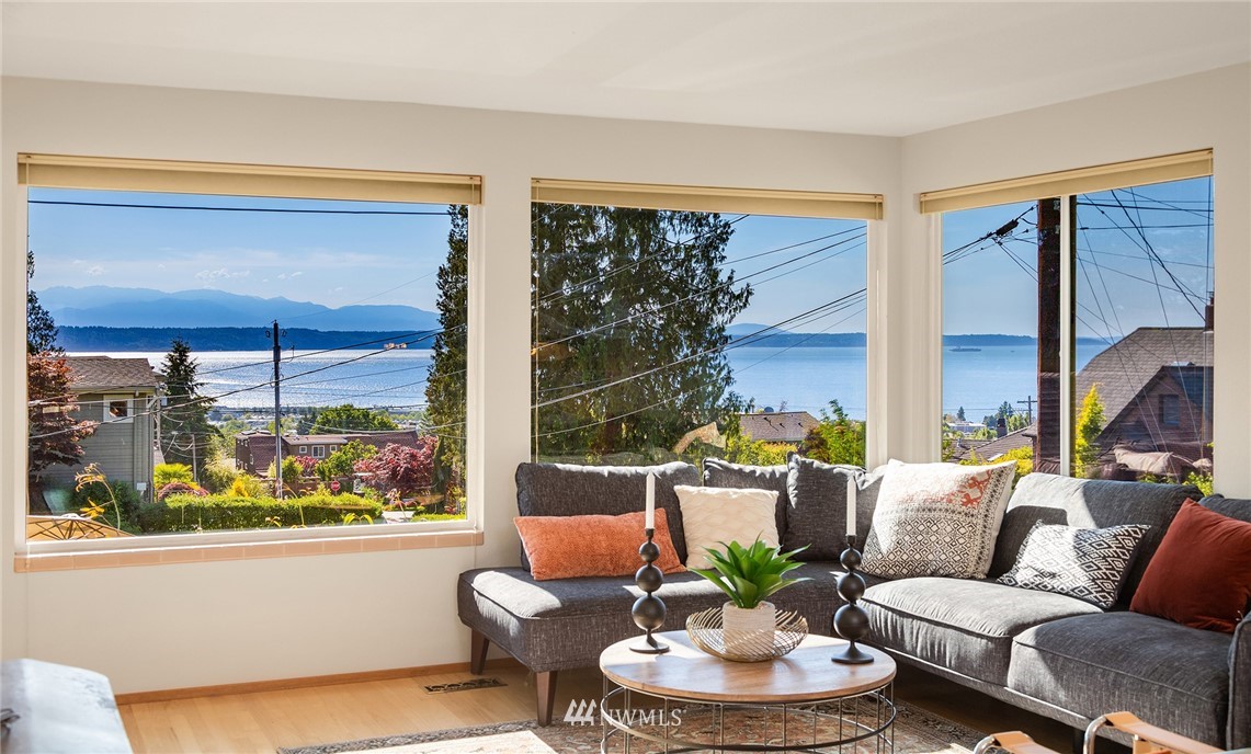 940 Cedar Street Edmonds, WA 98020 - Photo 2 of 40 Gallery Image 2